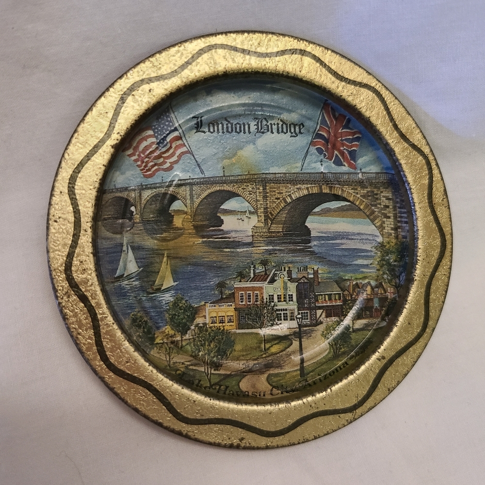 London Bridge Souvenir Sightseeing small Metal Tray Lake Havasu City Arizona